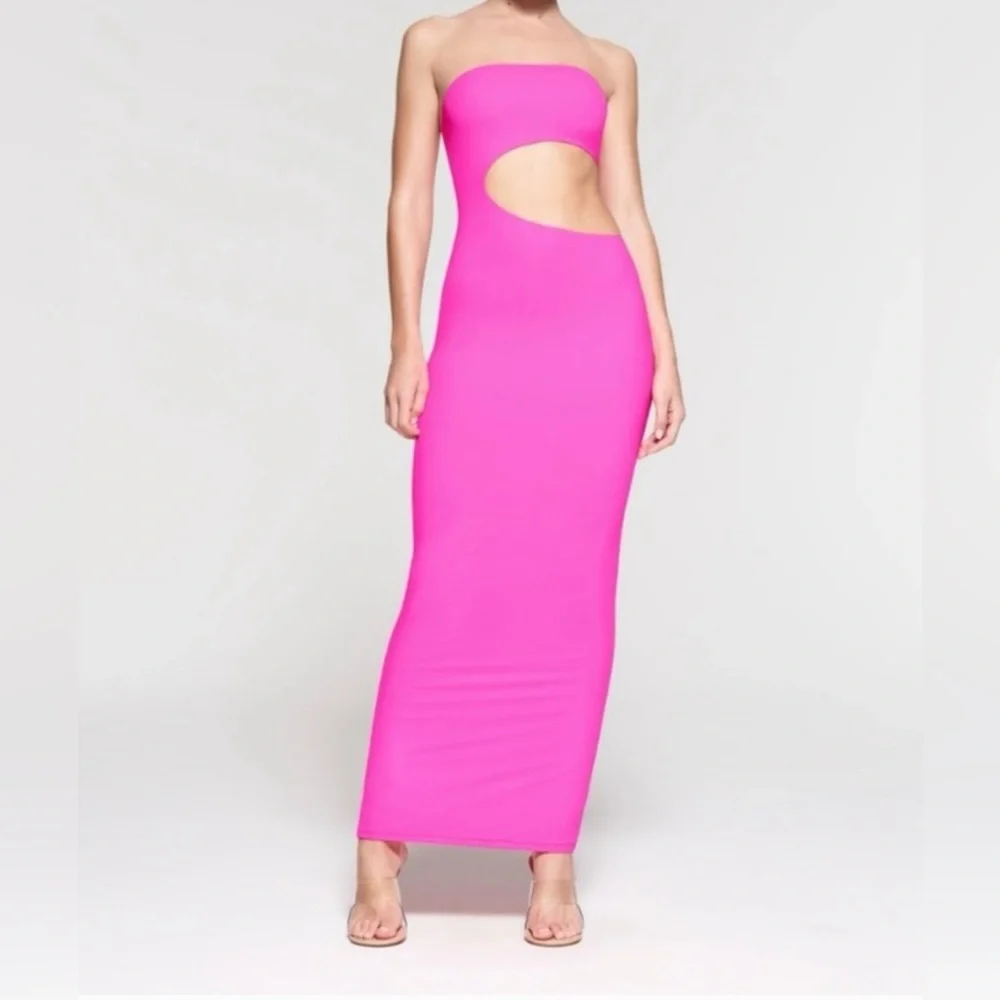 skims pink dress Light pink skims dress by Skims